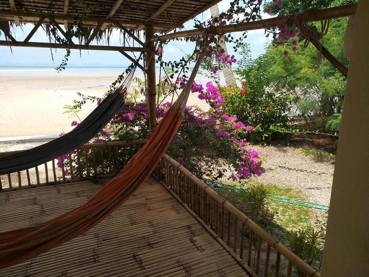 فيلا Taling Ngam Beachفي Right On The Beach House المظهر الخارجي الصورة